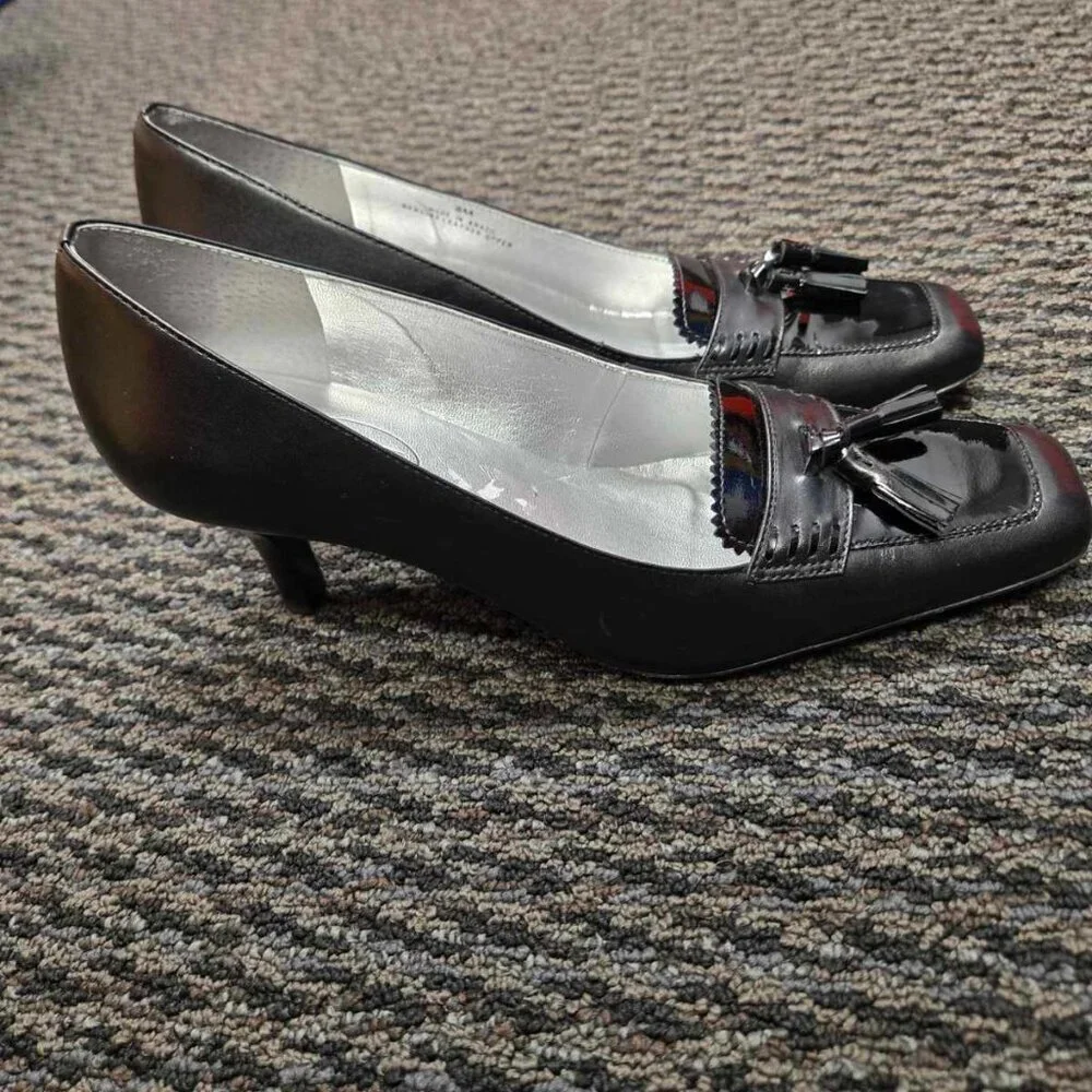 Talbots Black Leather Tassel Pumps 8 AA Narrow Loafer Heels Square Toe Brazil